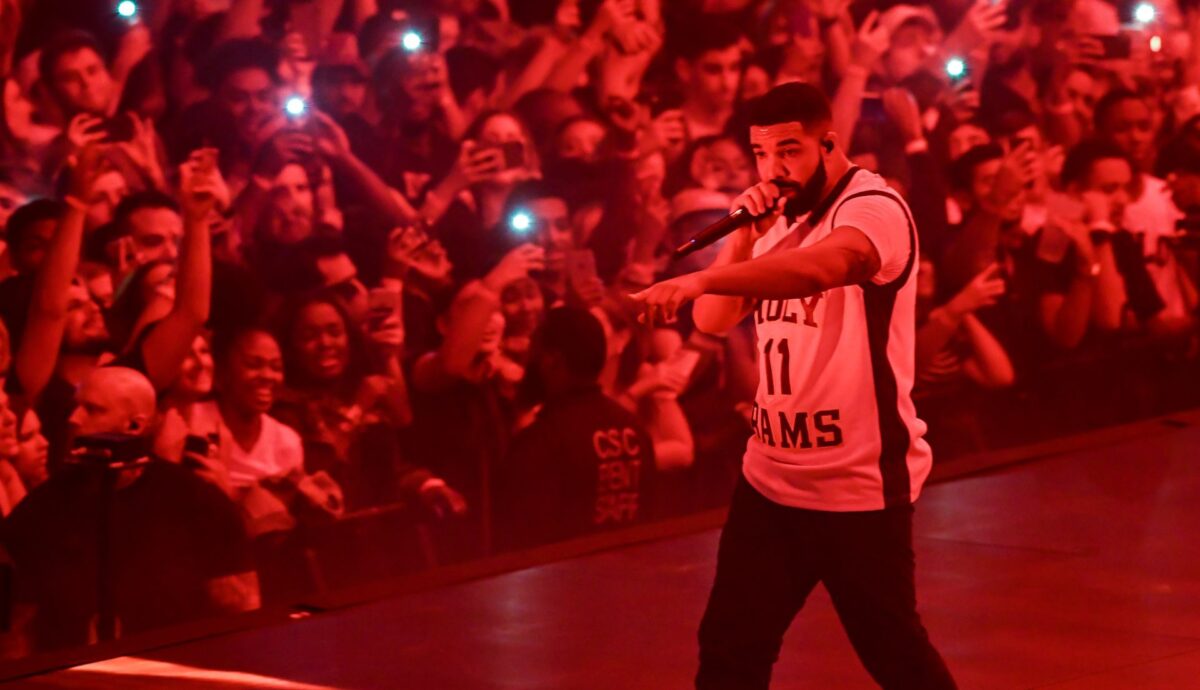 Battle Of The Bras: Drake Jokes About Meeting Owner Of 36L Cup Bra Thrown On Stage (Video) 